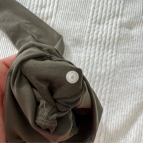 Lululemon Wunder Train High Rise 28” Leggings in Olive - Picture 5 of 7